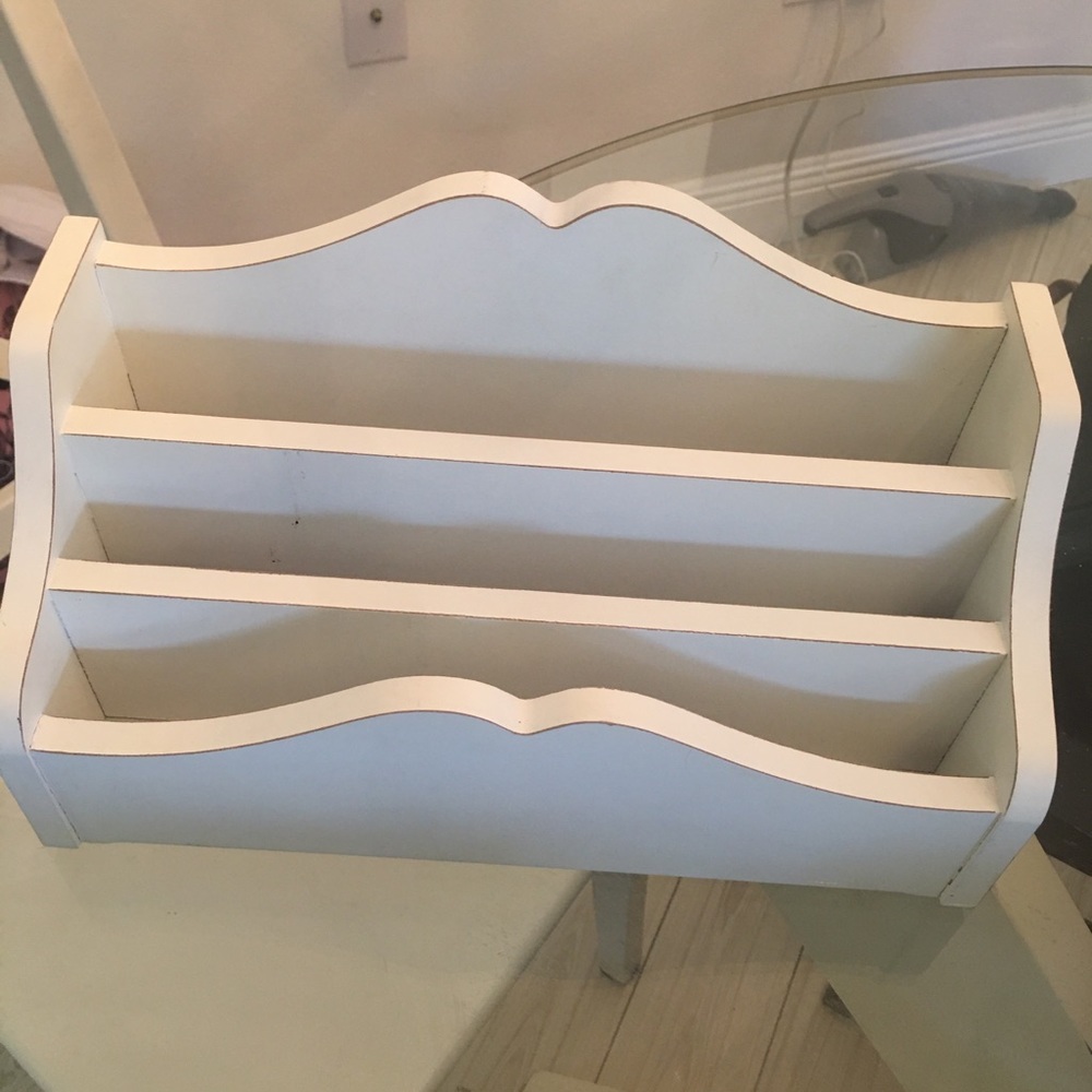 Desk organizer